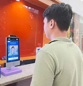 Kiểm soát ra vào nhận diện khuôn mặt