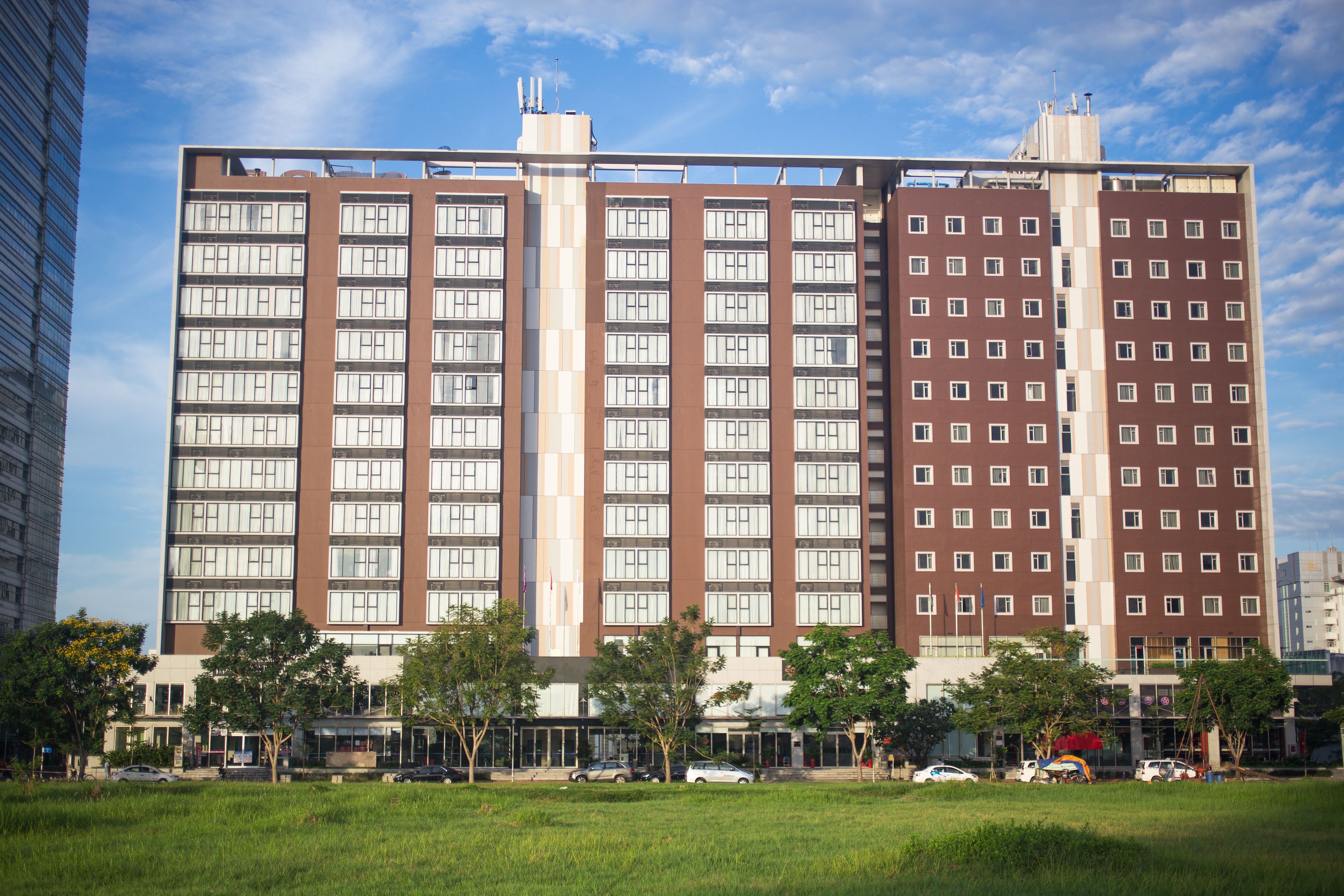 hotel-building-ho-chi-minh-vietnam.jpg